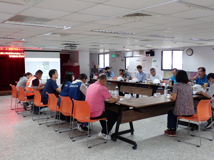 雨水下水道及道路側溝考評,委員聆聽區公所簡報及意見交流